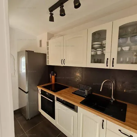 T3 Renove 49m², Centre-ville Cavalaire-sur-mer, Plages A Pied, Clim, Terrasse, Parking Sous-sol - Fr-1-100-278