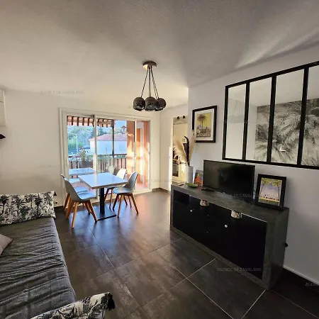 Apartment T3 Renove 49m², Centre-ville Cavalaire-sur-mer, Plages A Pied, Clim, Terrasse, Parking Sous-sol - Fr-1-100-278 *
